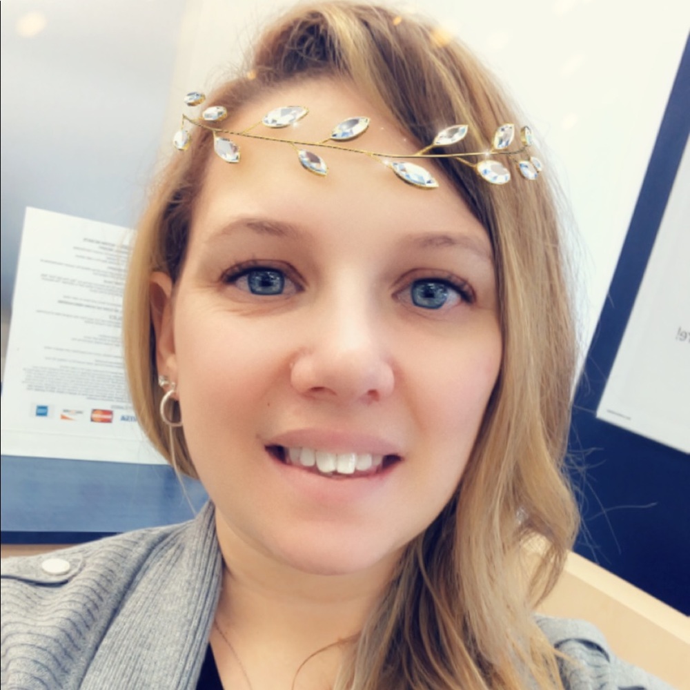 Meet your Posher, Julia